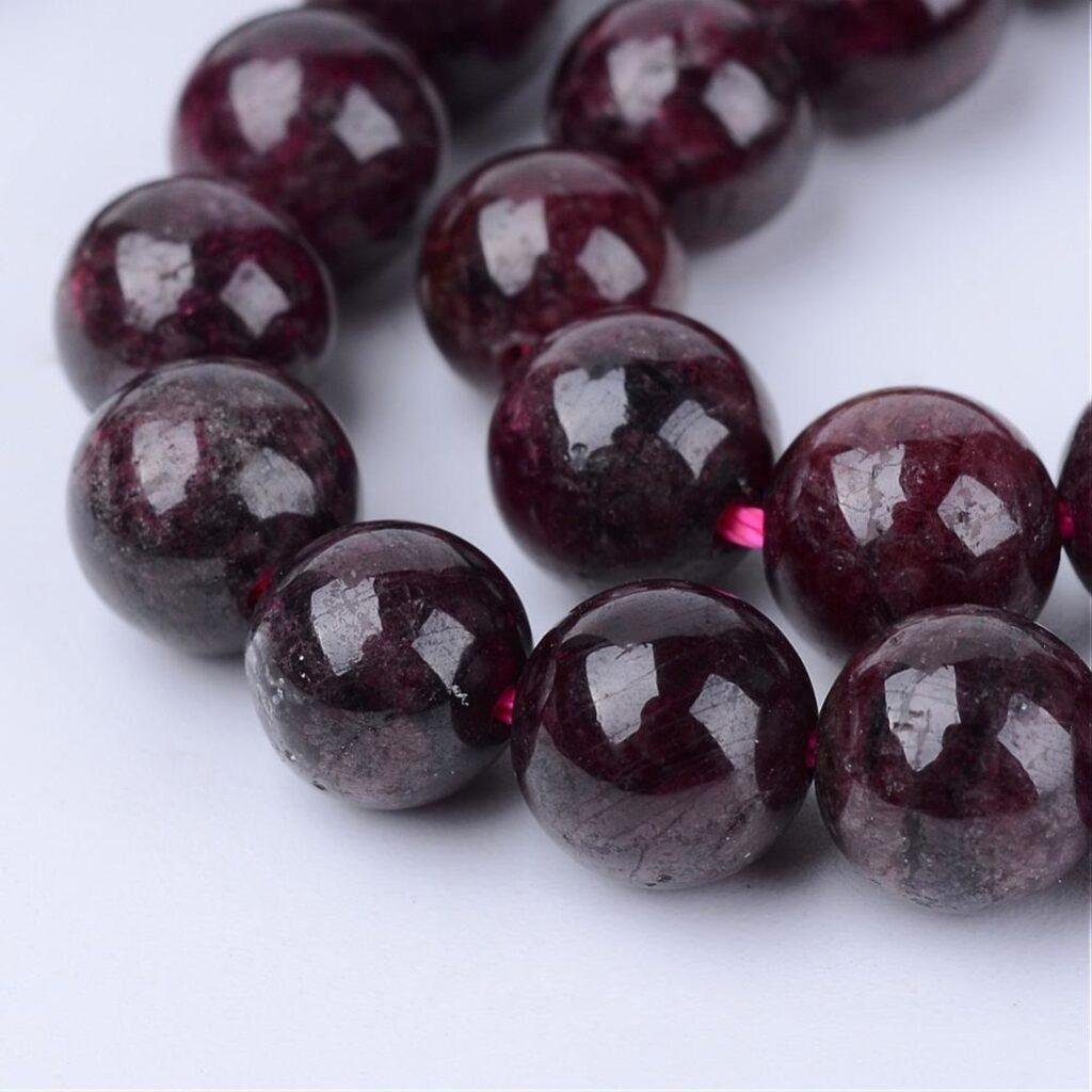 Granaat kralen 4–4,5 mm — streng van circa 86 stuks